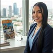 Me defino como una persona paciente, amable y creativa, con facilidad para explicar de manera clara y divertida. Mis clases están 