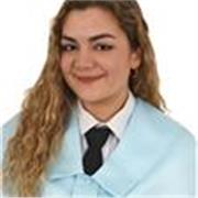 Graduada en Historia por la Universidad de Málaga, con experiencia en el trato con niños. 