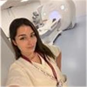 Profesora de imagen para diagnóstico y medicina nuclear