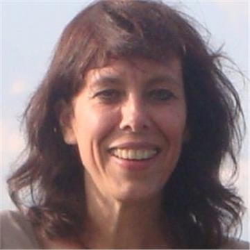 Soutien, aide aux devoirs et à la lecture.
Français, philosophie, anglais.