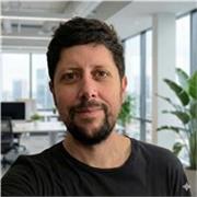 Especialista en Branding y Growth. Profesor de Marketing y Comunicación en UNLP (Argentina). Estrategias digitales