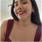 Profesora de matemáticas brinda apoyo a niños de todas las edades