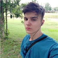 Estudante de Relações internacionais, youTuber de ciência e filosofia