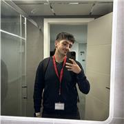 Persona extrovertida capaz de ayudar a niños a aprender sin desmotivarse