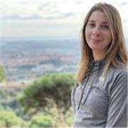 Profesora de inglés con 7 años de experiencia en el área.