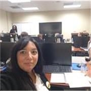 Profesora bilingüe. Preparación de exámenes oficiales, todos. Especializada en Speaking. Alumno principal: adulto y joven 