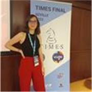 Estudiante de ingeniería aeroespacial da clases de matemáticas y física
