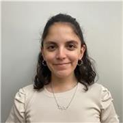 Profesora argentina imparte clases de Lengua y Literatura