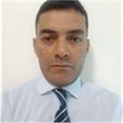 Profesional imparte sus clases de Español