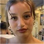 Diplomata al liceo classico. Offro lezioni ai ragazzi di letteratura e grammatica italiana, greca e latina, storia e filosofia