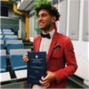 Docente impartisce lezioni di Scienze, Biologia, Chimica