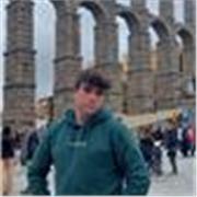 Me defino como una persona súper tranquila, respetuosa y entusiasta en el idioma inglés