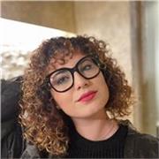Laureata presso ABAVenezia in Arte Linguaggi per la Comunicazione Nuove Tecnologie per l'Arte Prog. Grafica