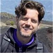 Profesor titulado con 15 años de experiencia con adultos/alumnos de primaria/secundaria/bach