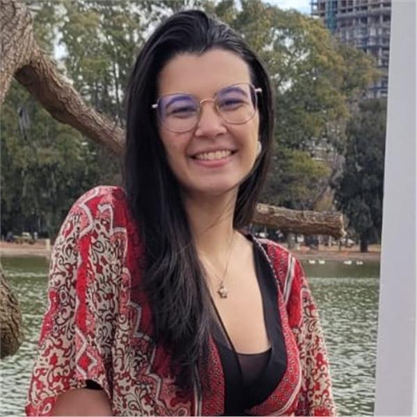 Caroline V Rios Caroline Rios | Professor de Rio de Janeiro | Suasaulasparticulares