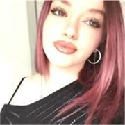 Studentessa al 5 anno di liceo linguistico con certificazione di livello C1 conferita da Cambridge