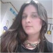 Licenciada en humanidades y Lengua castellana, dicta clases a alumnos con debilidades en lectoescritura, ortografía, creación de textos y otros
