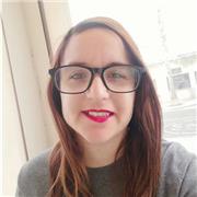 Holaa 🤗 Me llamo Mery y soy Mediadora Comunicativa doy clases a personas que quieran aprender lengua de signos española básica para comunicarse.