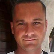 Offro la mia disponibilità come aiuto ad effettuare i compiti