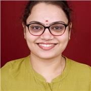A tutor with six years of experience offering lessons in English and Computers