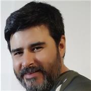 artista plástico con conocimiento en diversas técnicas, teoría e historia del arte y la cultura