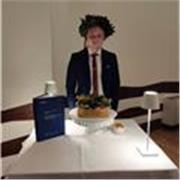 Neolaureato con lode in marketing Impartisce lezioni di marketing strategico/dei servizi/digital marketing per studenti del liceo o studenti universitari