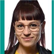 Profesora de repaso imparte clases de refuerzo a niños/as de todas las edades