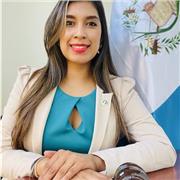 Profesora de Derecho Penal y Civil  teniendo conocimientos prácticos.