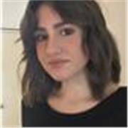 Studentessa universitaria di psicologia. Diploma di liceo scientifico tradizionale