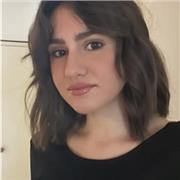 Studentessa universitaria di psicologia. Diploma di liceo scientifico tradizionale
