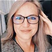 Experienced English Teacher, Grammar Specialist, and Interview Coach Offering Online Lessons for Adults and Professionals 