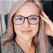 Experienced English Teacher, Grammar Specialist, and Interview Coach Offering Online Lessons for Adults and Professionals