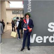 Laureato in comunicazione offre ripetizioni e aiuto compiti