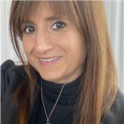 Profesora de francés virtualmente, soy nativa y he estudiado Marketing.