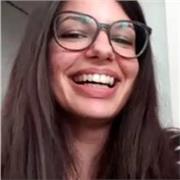 Studentessa magistrale impartisce lezioni di matematica, fisica e inglese