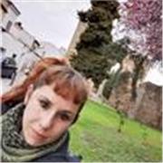 Me considero una persona dinámica y detallista, centrada en ayudar a los demás