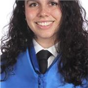 Soy una persona a la que le encantan las matemáticas y le gusta transmitir que son útiles en la vida. Doy a institutos.