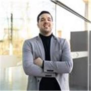Coach especializado en empresa, liderazgo y desarrollo profesional.