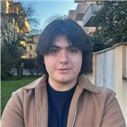 Diplomato al liceo linguistico, possiedo una certificazione C1 in lingua inglese ed offro ripetizioni a studenti di ogni età