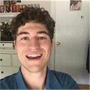 Joven de 18 años con conocimientos sólidos de Latin, griego, lengua y técnicas de estudio de bachillerato.