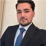 English teacher without background IELTS 7 certificate currently studying masters