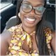 Buongiorno sono Vittoria James, ho 17 anni e sarei felice di insegnare inglese e se è richiesto, anche matematica e economia