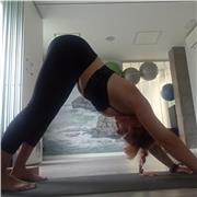 Profesora de yoga, imparto clases a grupos e individuales