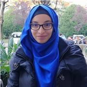 Studentessa di ingegneria biomedica impartisce ripetizioni di matematica a studenti delle superiori, medie ed elementari