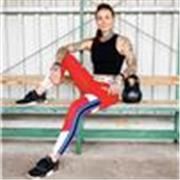 Personal-/Fitnesstrainerin die alle Altersgruppen betreut. Auch Onlinetraining.