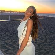 Faccio ripetizioni di francese e italiano 
Sono disponibile per aiuto compiti di: storia, geografia, spagnolo, arte, diritto.