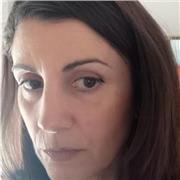 Ciao! Sono sarda e vivo in Francia dal 2007, vi farò entrare in un full immersion della lingua parlata, quello che non otterrete con una normale lezione di grammatica Francese tradizionale