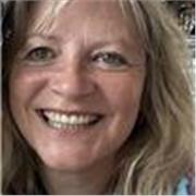 Hi! I am a native English Teacher. I live in Totnes, in Devon, near Plymouth and Exeter. ☺️