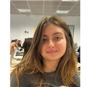 Profesora tanto de primaria, ESO, y Bachiller. Mis asignaturas favoritas son inglés, biología e historia, pero puedo dar cualquier asignatura que necesites, ya que soy estudiante de primero de carrera de psicología y lo tengo todo reciente. Me hace mucha