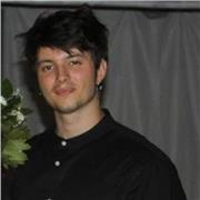 Laureato in Lettere (109/110) offre ripetizioni in italiano per tutte le persone.